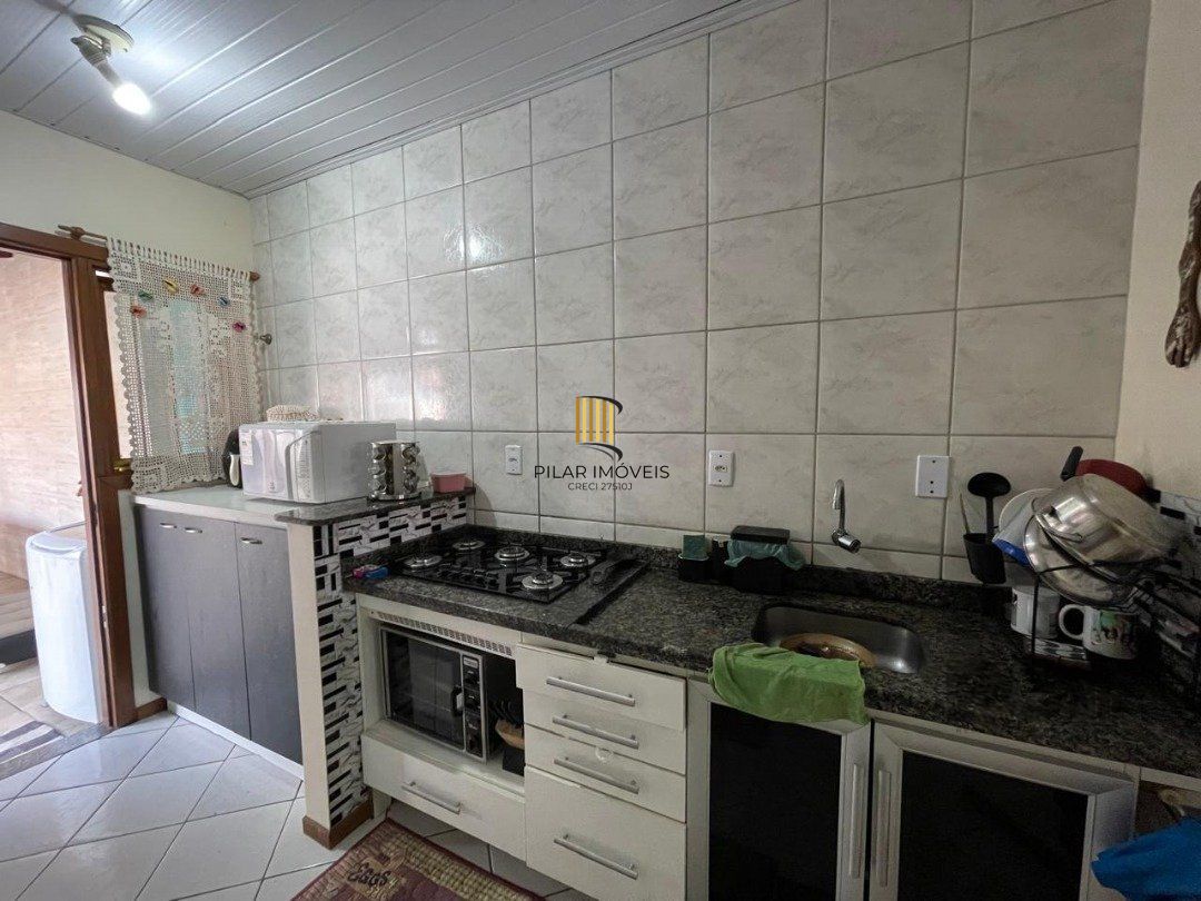 Casa 2 dormitórios no bairro Hípica