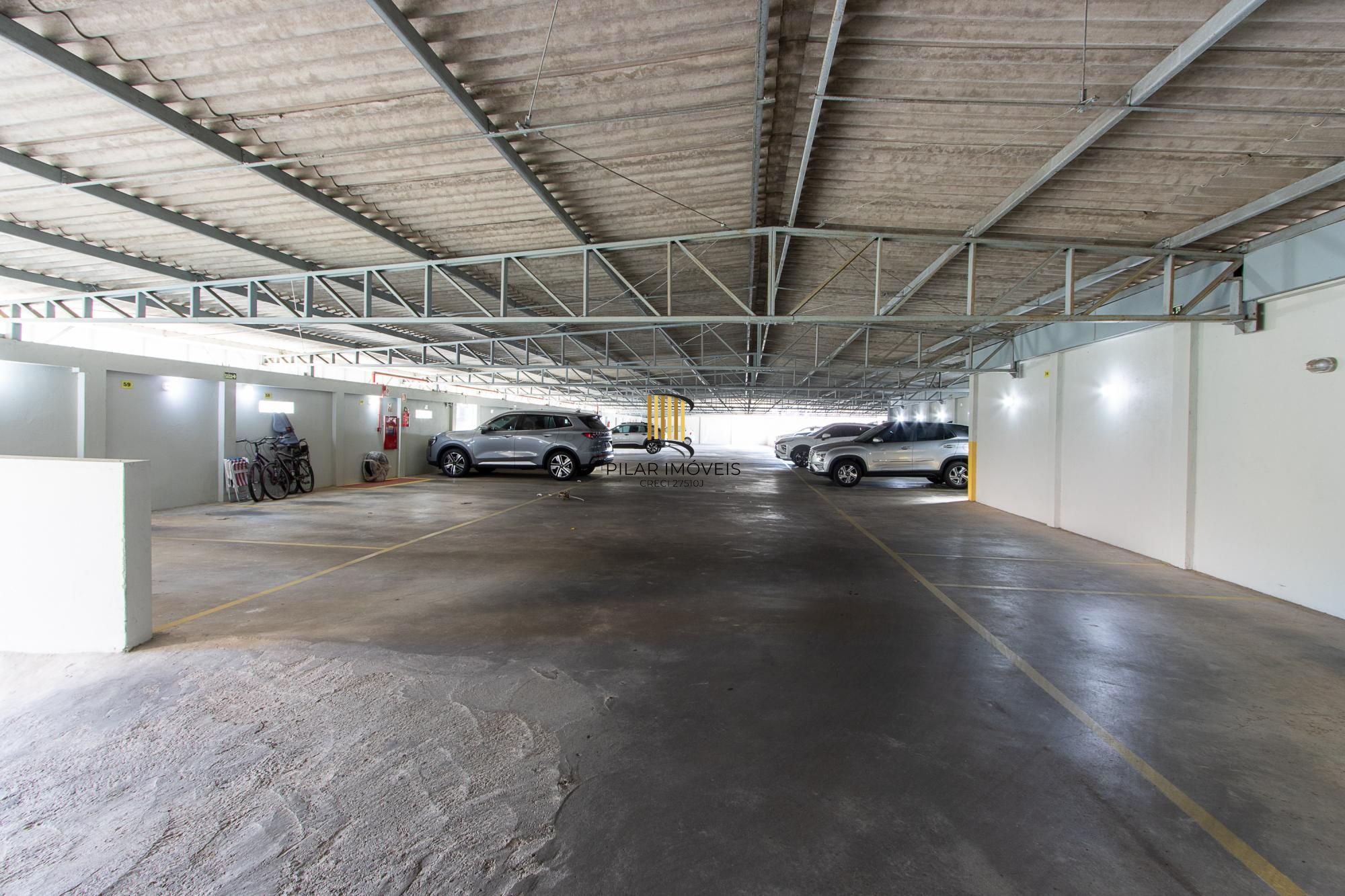 Excelente apartamento de 3 dormitórios, 1 suíte e 2 vagas no bairro Tristeza.