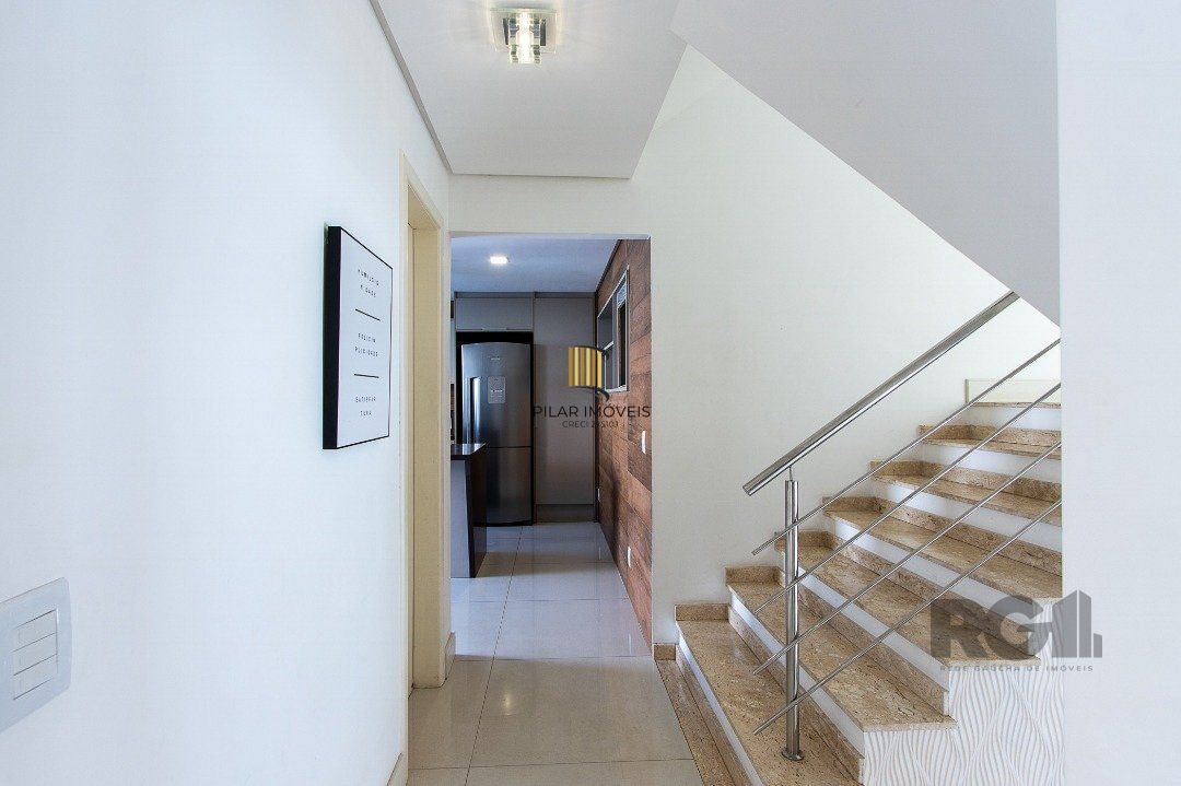 Casa 4 dormitórios no bairro Nonoai