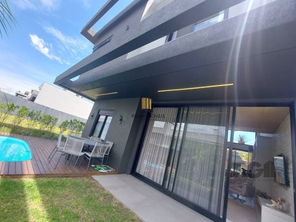Casa de Condomínio 4 dormitórios no bairro Centro