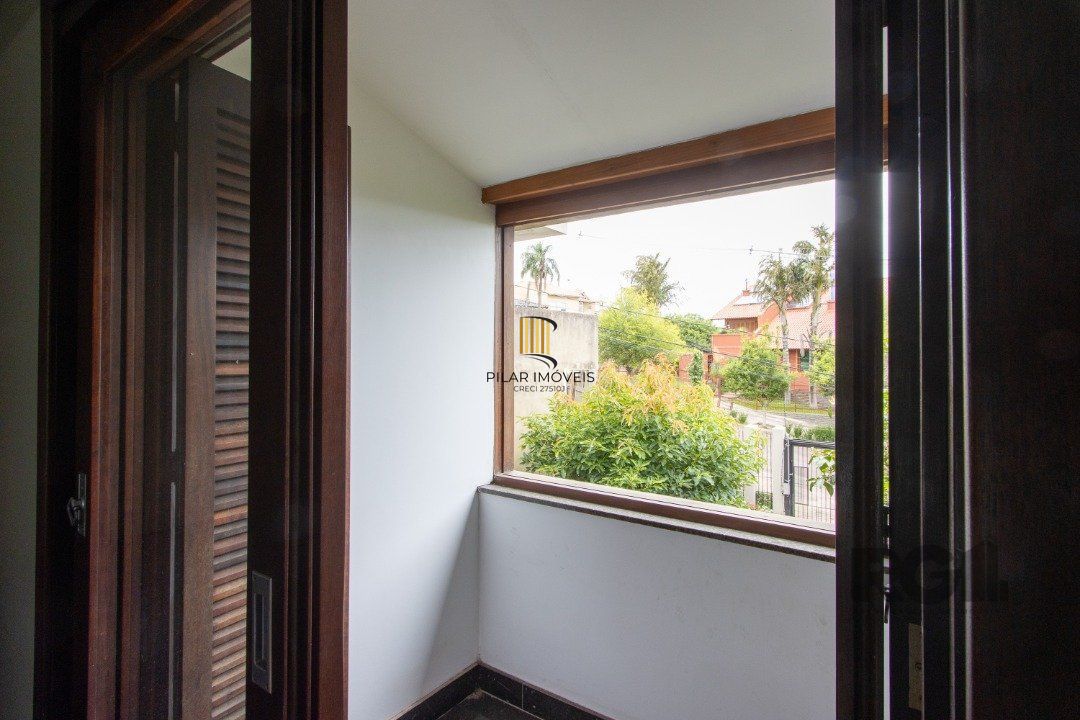 Casa 4 dormitórios no bairro Cristal