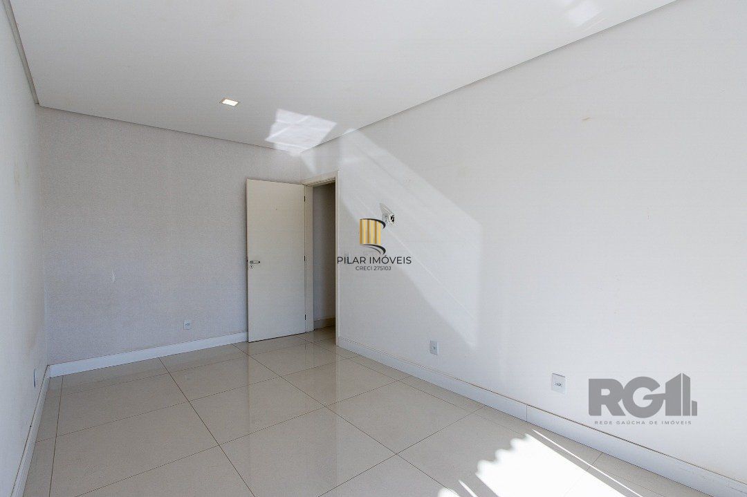 Casa 4 dormitórios no bairro Nonoai