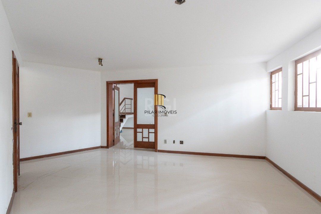 Casa para Venda - 558.14m², 4 dormitórios, sendo 4 suites, 6 vagas - Jardim Isabel