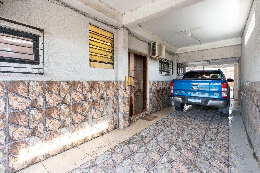 Sobrado para Venda - 300m², 3 dormitórios, sendo 1 suites, 3 vagas - Cavalhada