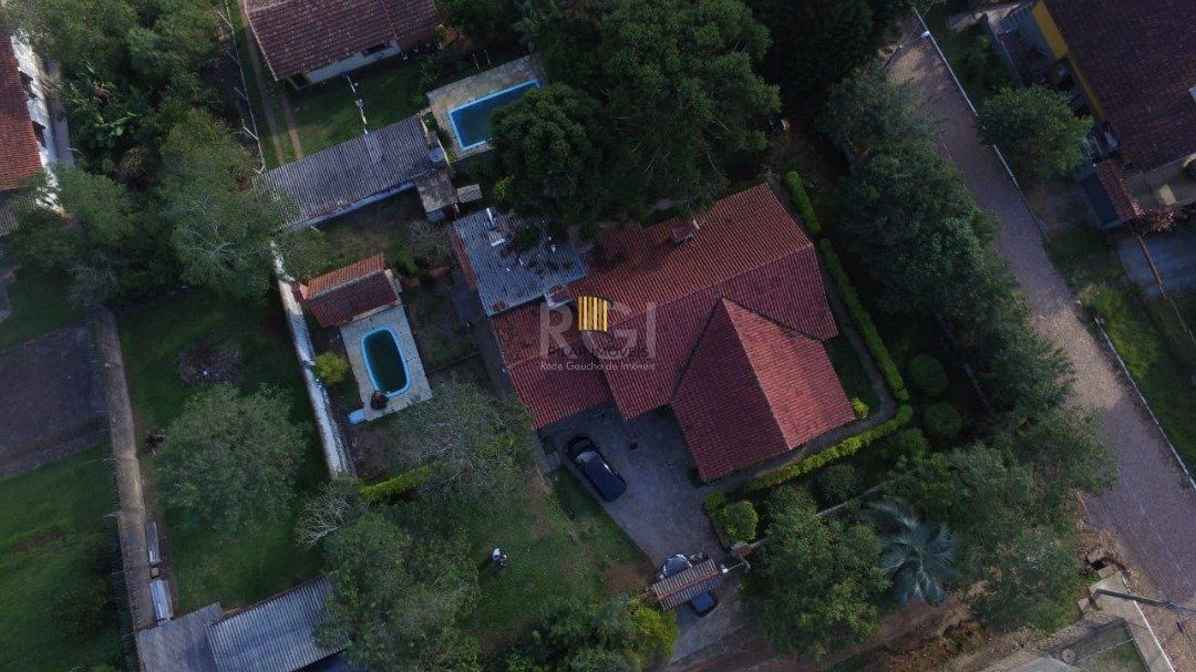 Casa para Venda - 250m², 3 dormitórios, sendo 1 suites, 4 vagas - Taruma