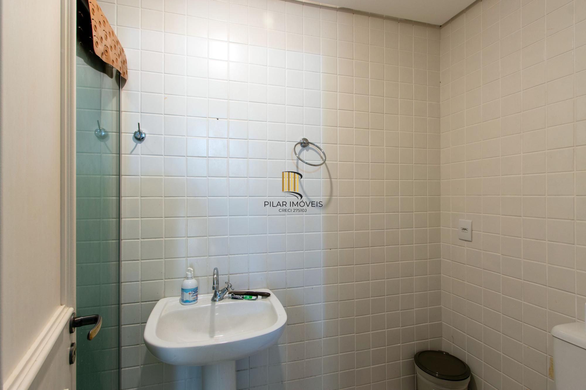 Casa de Condomínio 4 dormitórios no bairro Belém Novo