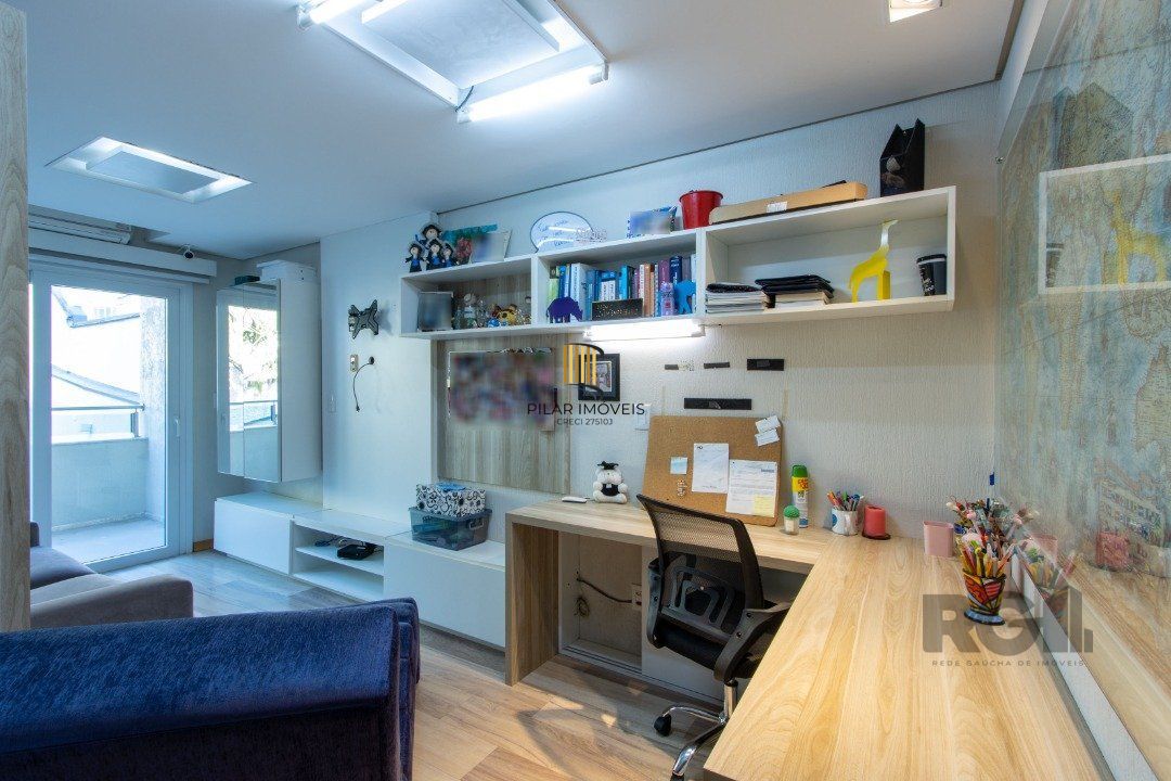 Casa com 5 suites com area privativa 714,00