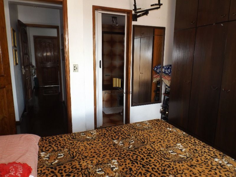 Casa para Venda - 250m², 3 dormitórios, sendo 3 suites, 7 vagas - Medianeira