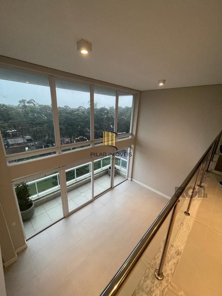 Duplex maravilhoso de frente com sacada