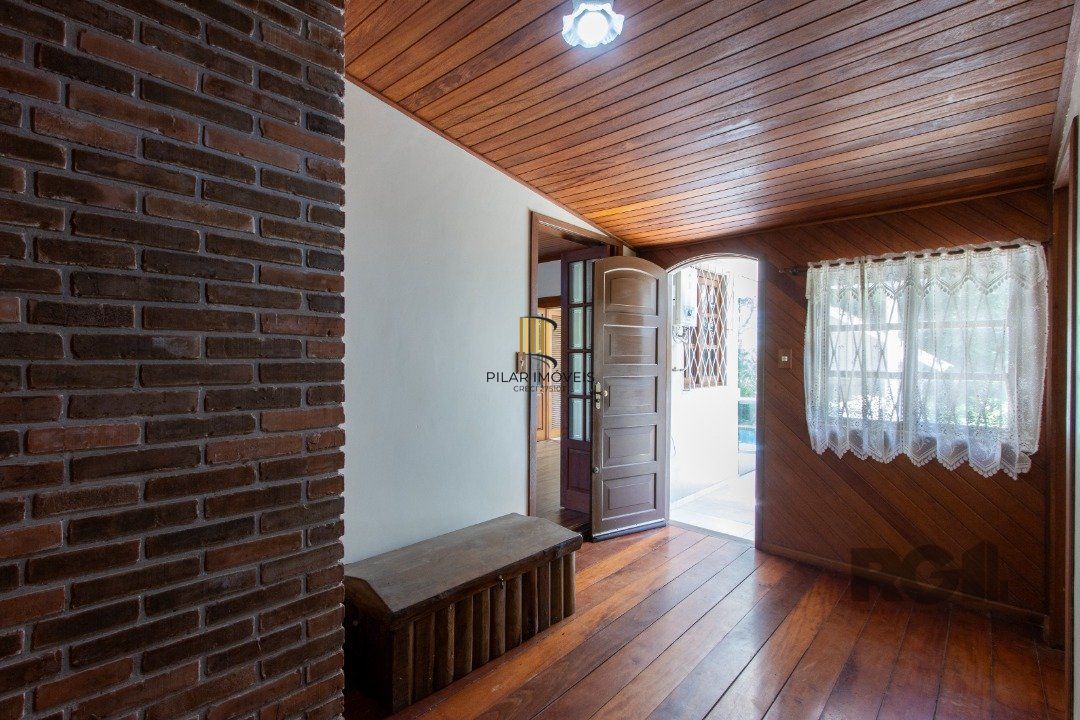 Casa 4 dormitórios no bairro Espírito Santo