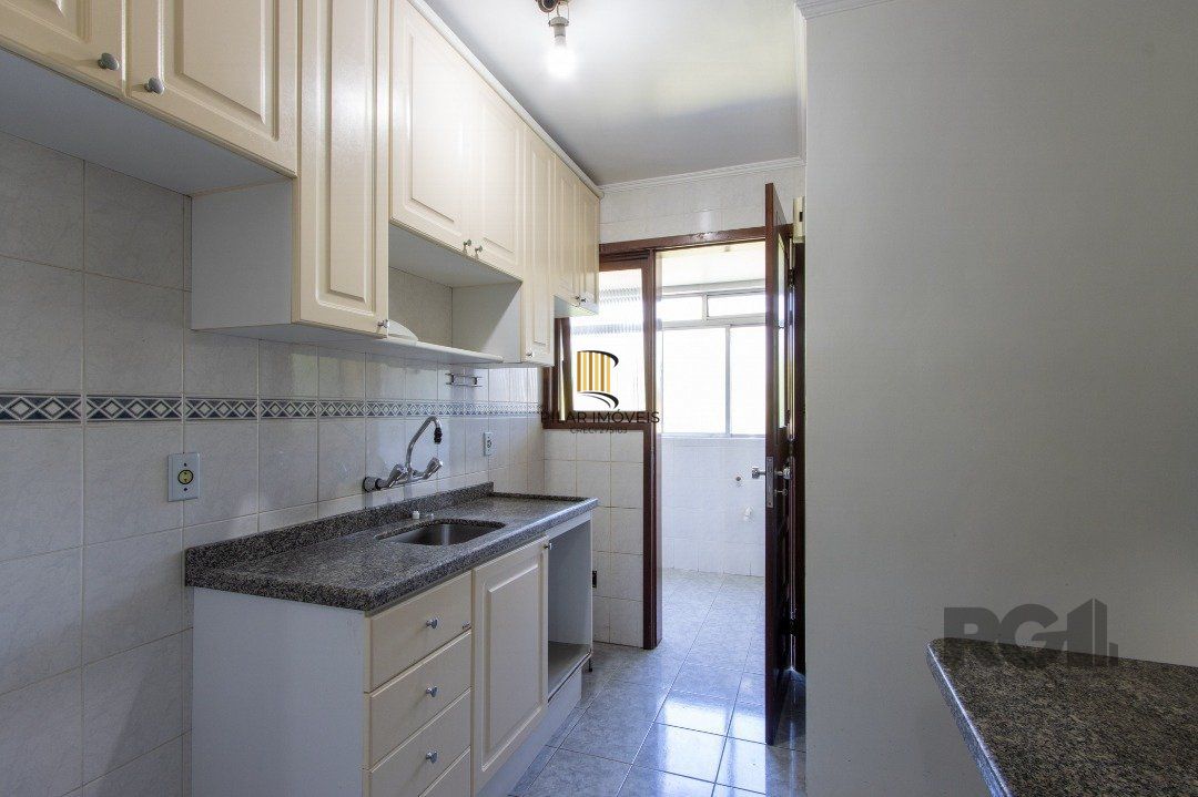 Apartamento, 2 dormitórios, bairro Cristal.