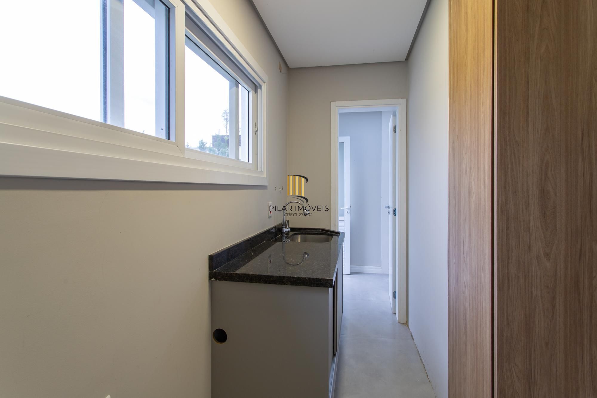 Casa Condominio para Venda - 300m², 3 dormitórios, sendo 3 suites, 2 vagas - Alphaville