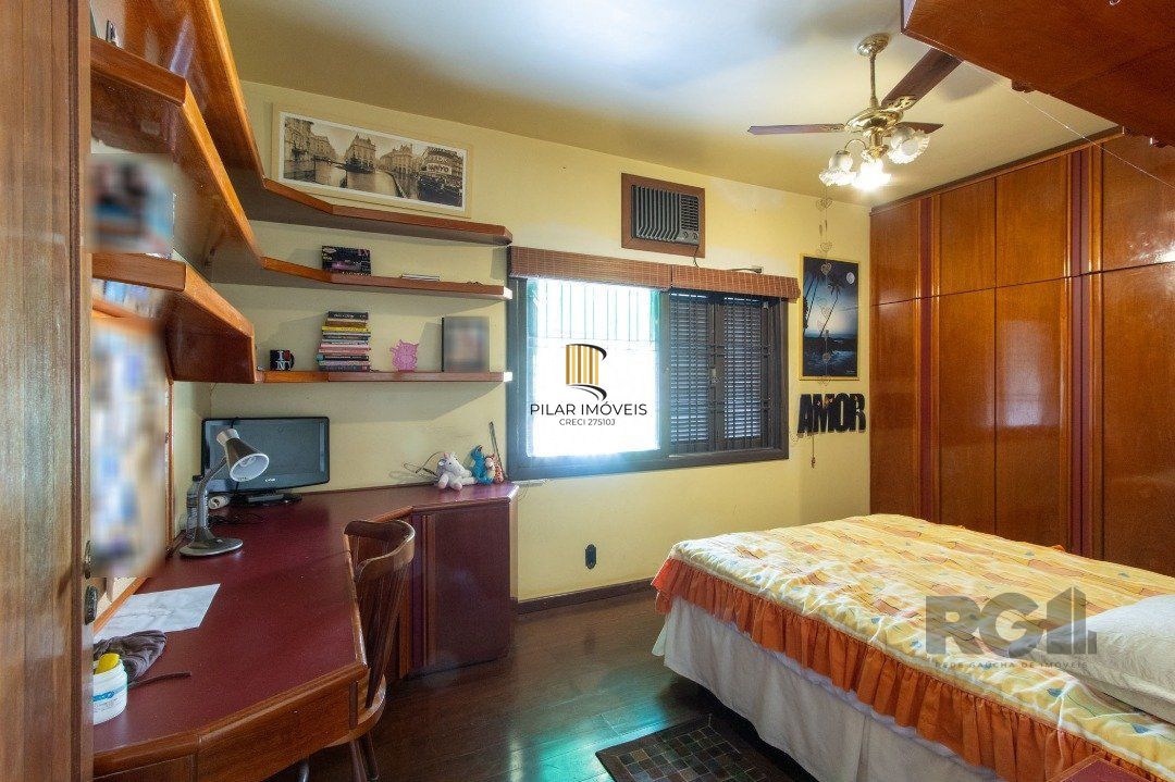 Casa para Venda - 500m², 4 dormitórios, sendo 1 suites, 4 vagas - Coronel Aparício Borges
