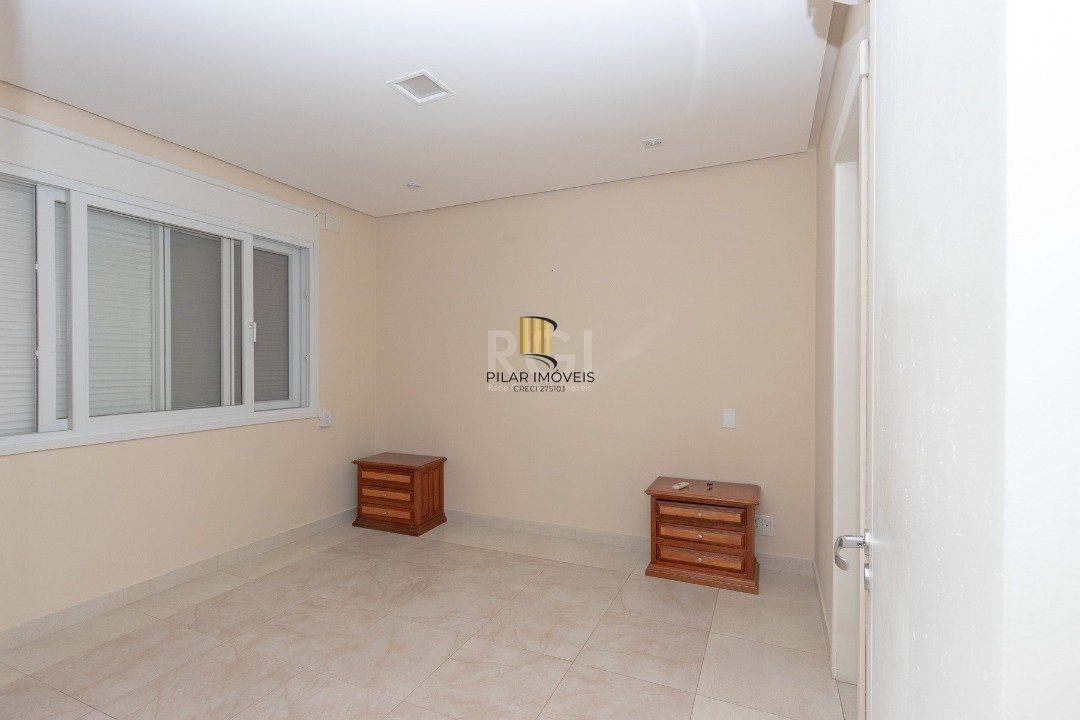 Casa de Condomínio 4 dormitórios no bairro Belém Novo