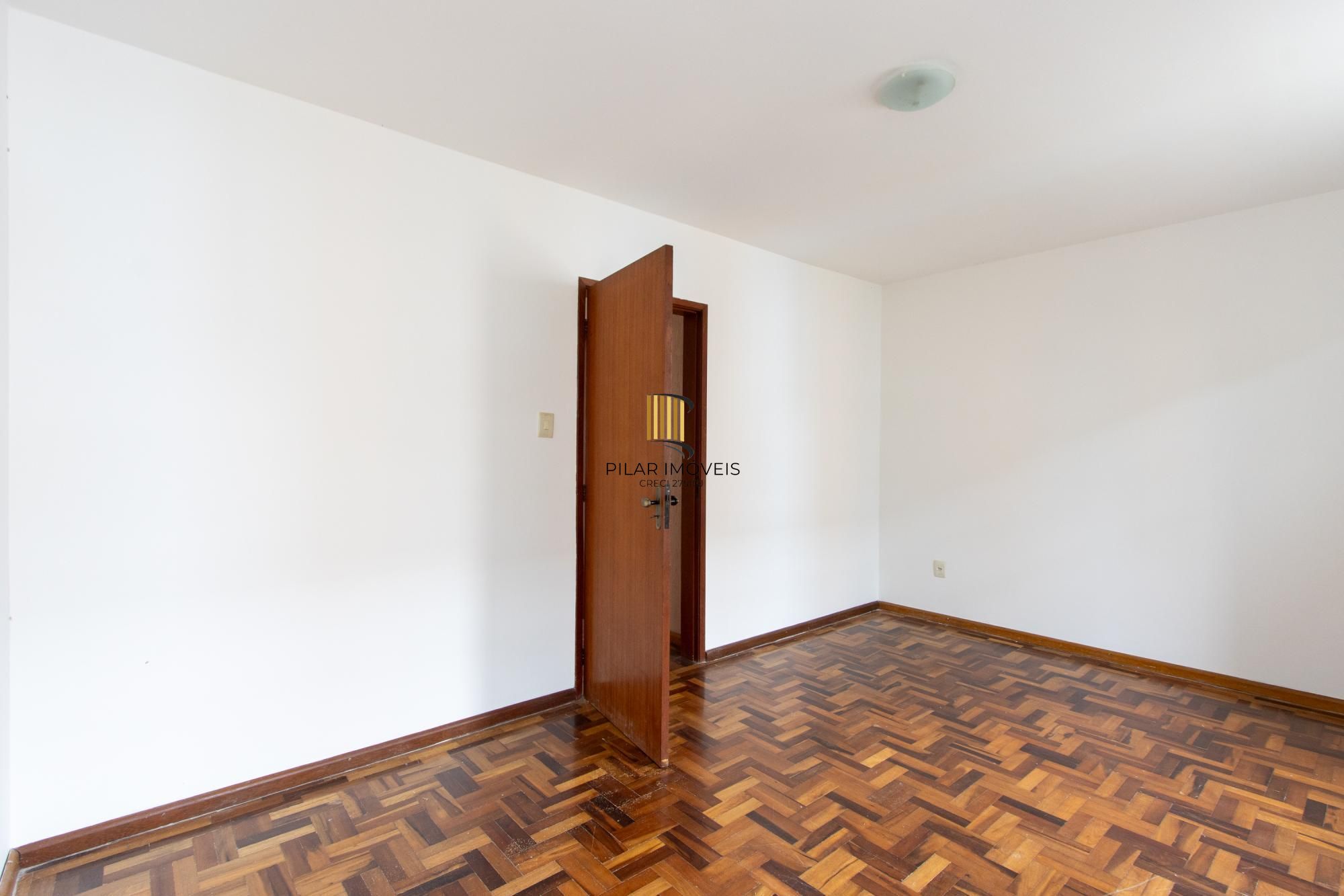 Apartamento com 2 dormitórios por 200.000,00