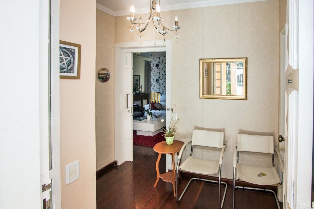 Casa para Venda - 393.58m², 4 dormitórios, sendo 2 suites, 6 vagas - Vila Assunção