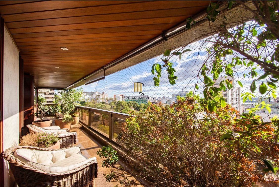 VISTA PERENE COM UM BELISSIMO POR DO SOL, 510M² NO BAIRRO MAIS ELEGANTE DE PORTO ALEGRE, MOINHOS DE VENTO