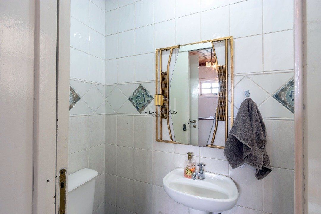 Cobertura para Venda - 255m², 3 dormitórios, sendo 1 suites, 2 vagas - Praia de Belas