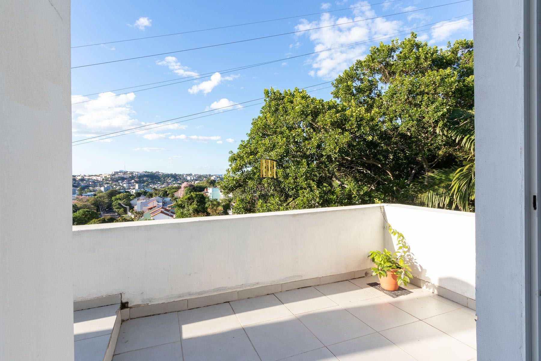 Casa para Venda - 470m², 3 dormitórios, sendo 1 suites, 6 vagas - Nonoai