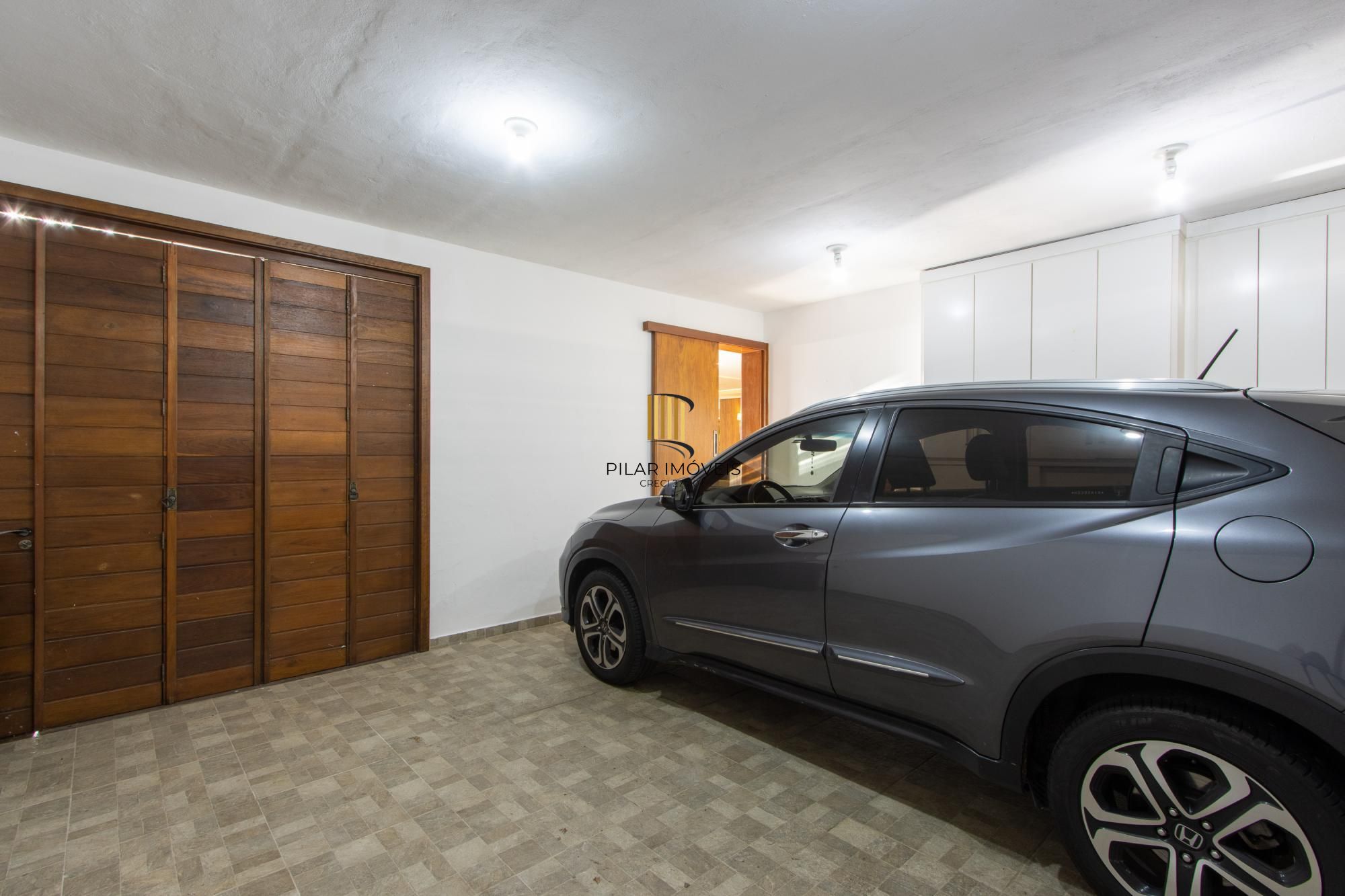 Casa 4 dormitórios com elevador