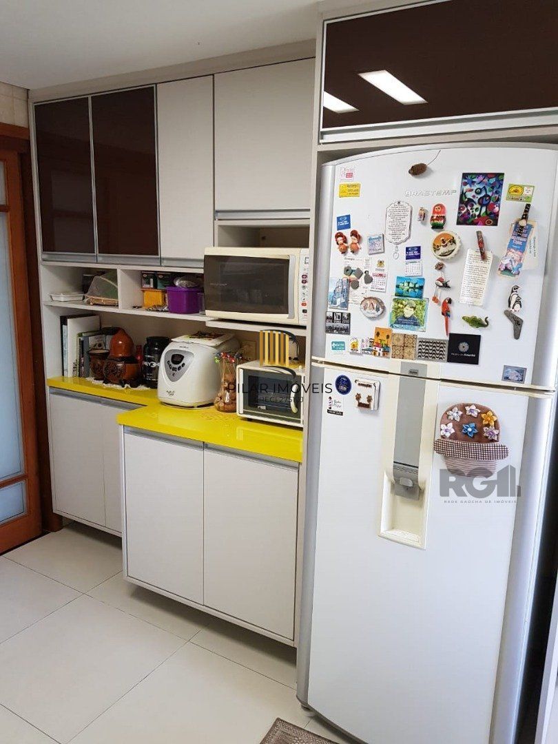 Casa Condominio para Venda - 270m², 3 dormitórios, sendo 3 suites, 2 vagas - Cavalhada
