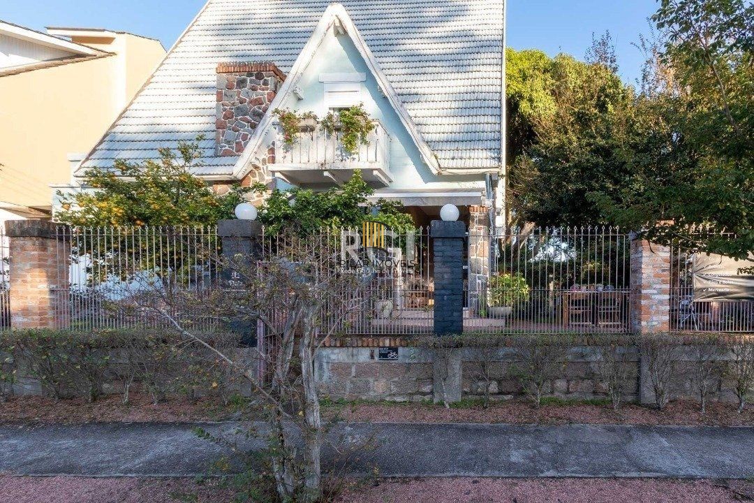 Casa para Venda - 200m², 3 dormitórios, sendo 1 suites, 2 vagas - Vila Assunção