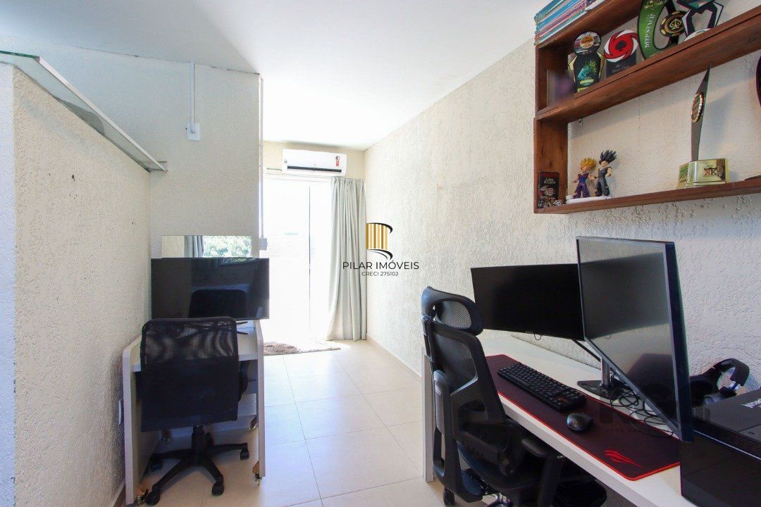 Ótima casa com 3dormitórios 1 suite no bairro Tristeza