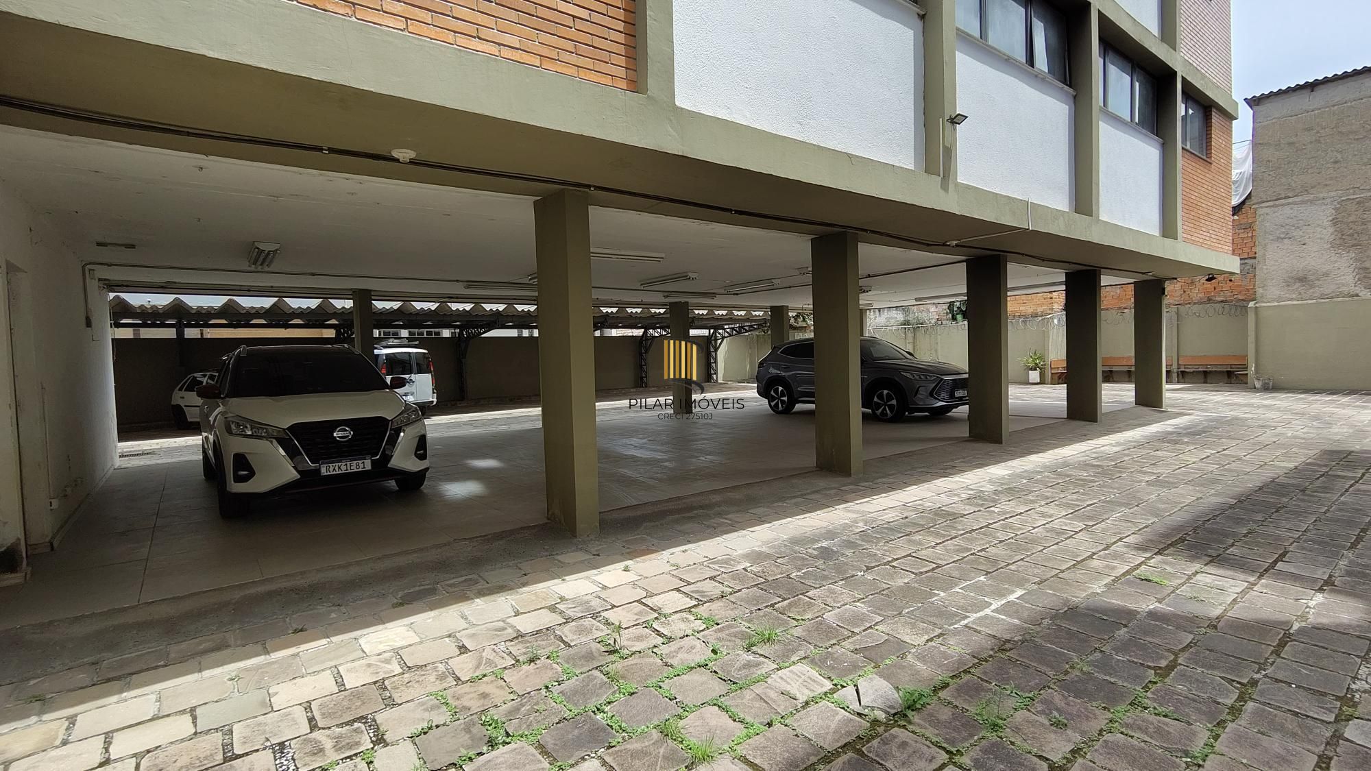 Prédio Comercial no bairro Menino Deus.