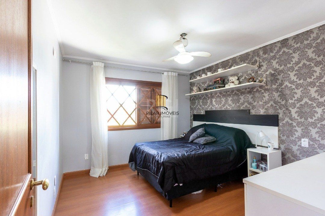 Casa para Venda - 451.63m², 5 dormitórios, sendo 1 suites, 4 vagas - Cristal