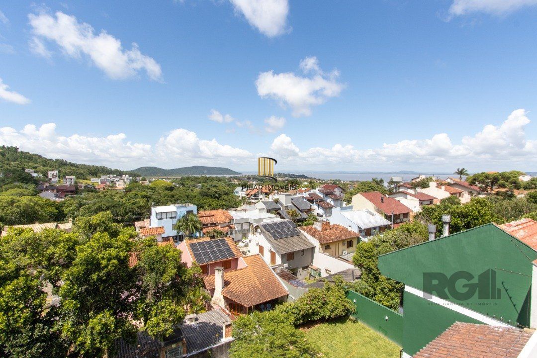 Sobrado novo,  4 quartos (1 suite), 440m² privativos - Bairro Guarujá