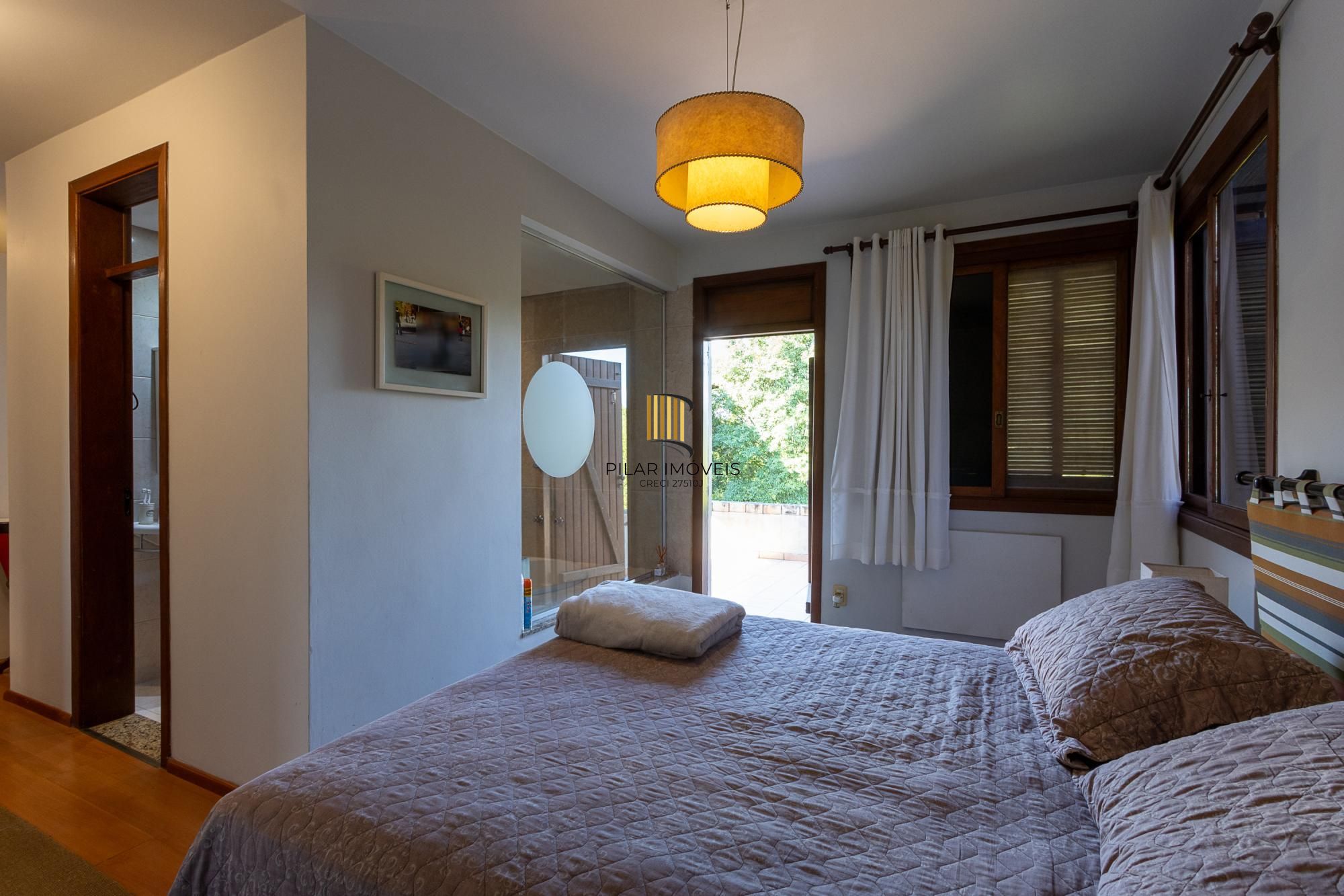 Casa em condomínio á venda com 6 dormitórios em Porto Alegre