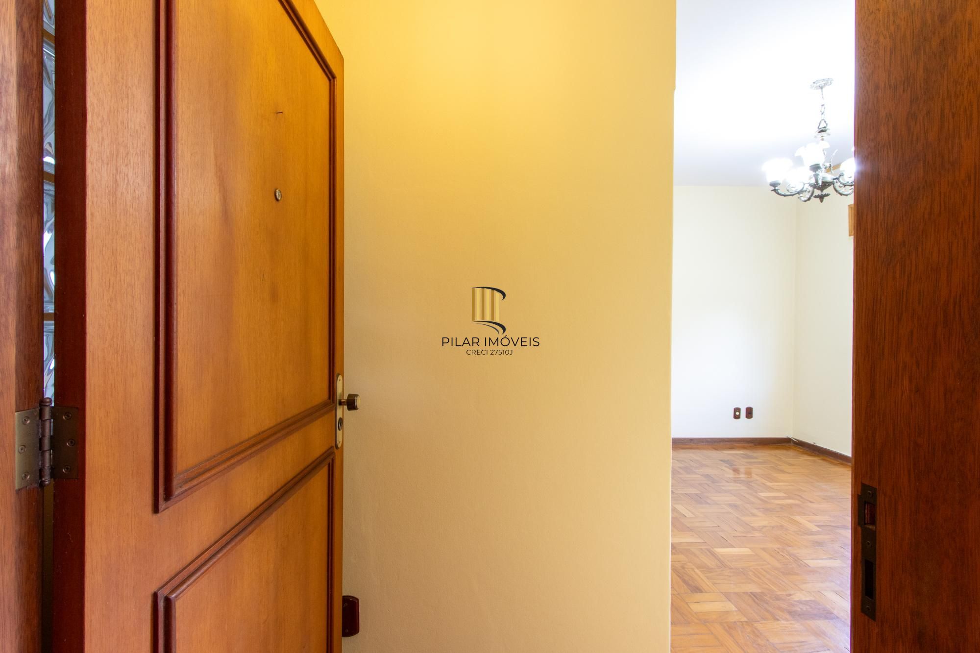 Apartamento de 2 Dormitórios na Cel Massot, Bairro Cristal