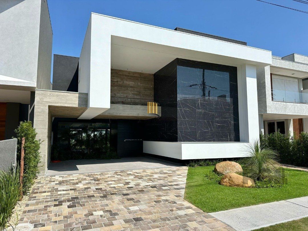 Casa de Condomínio 5 dormitórios no bairro Centro