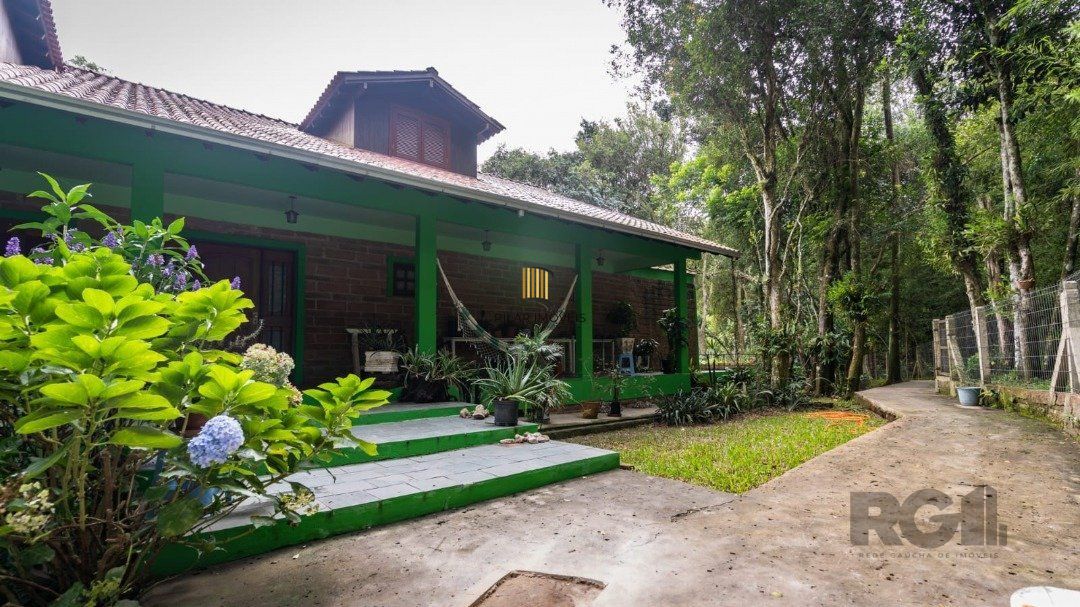 Casa 6 dormitórios no bairro Cascata