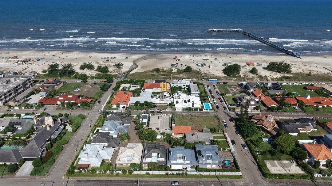 Casa de Condomínio 4 dormitórios no bairro Atlântida