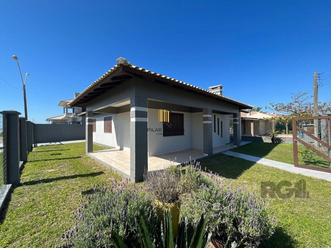 Casa 3 dormitórios no bairro Atlântida Sul