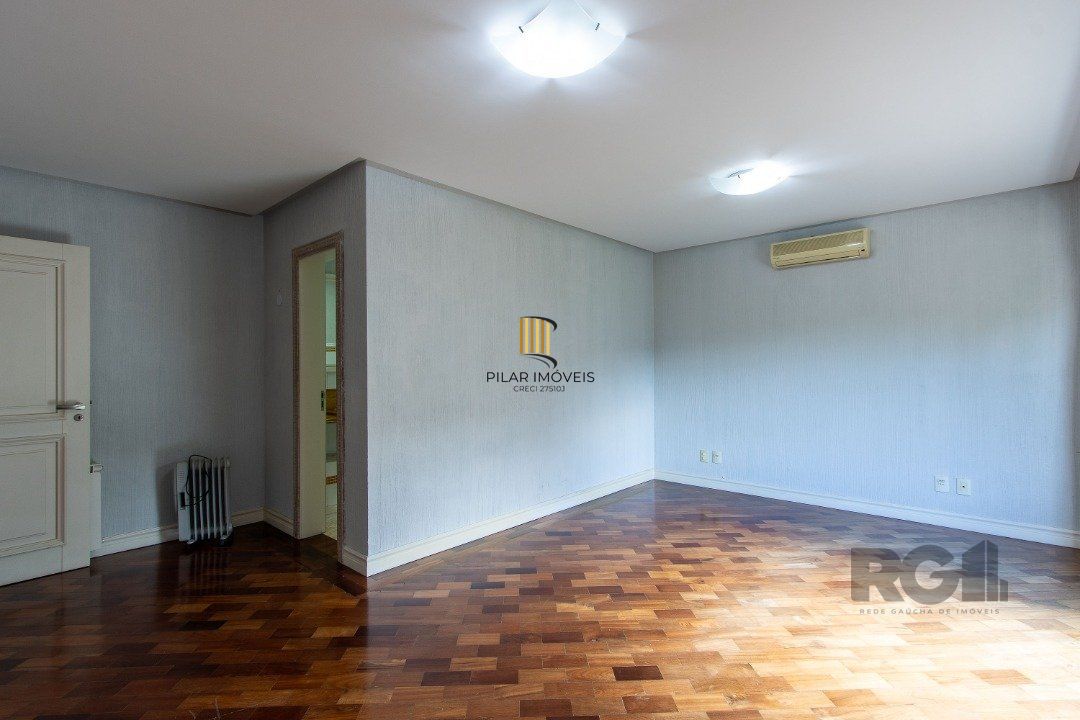 Casa de Condomínio 4 dormitórios no bairro Chapéu do Sol