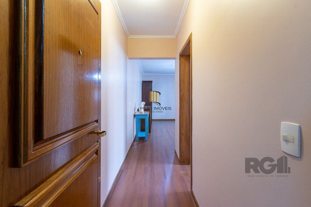 Apartamento 3 quartos, 1 suite, dependência, sacada com churrasqueira, 2 vagas - Bairro Menino Deus