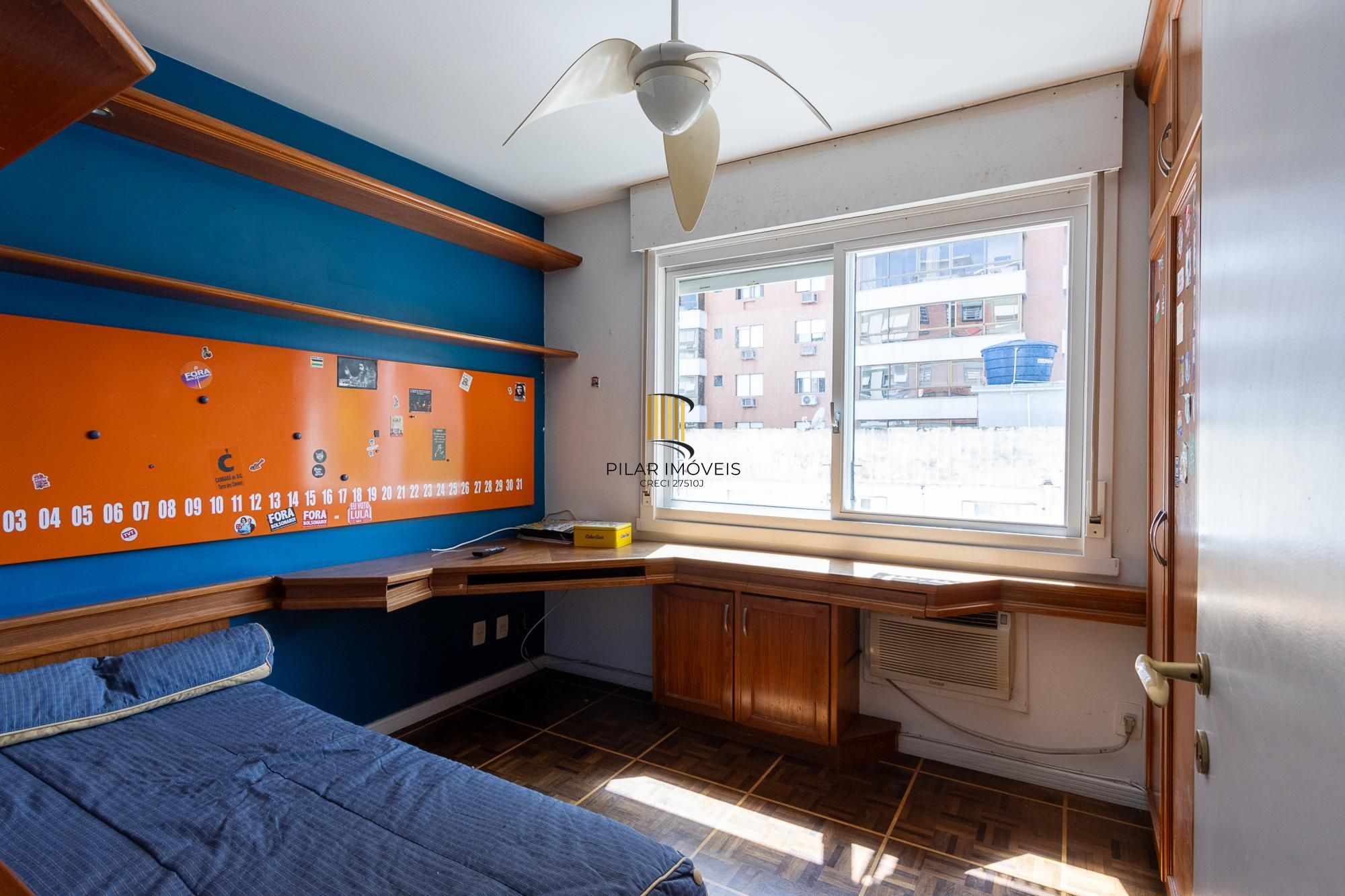 Apartamento amplo e bem localizado no Menino Deus!!