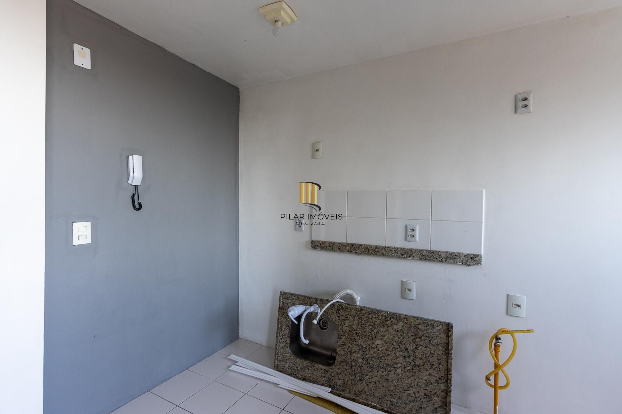 Apartamento 2 quartos, 1 vaga escritura, elevador - Bairro Cristal