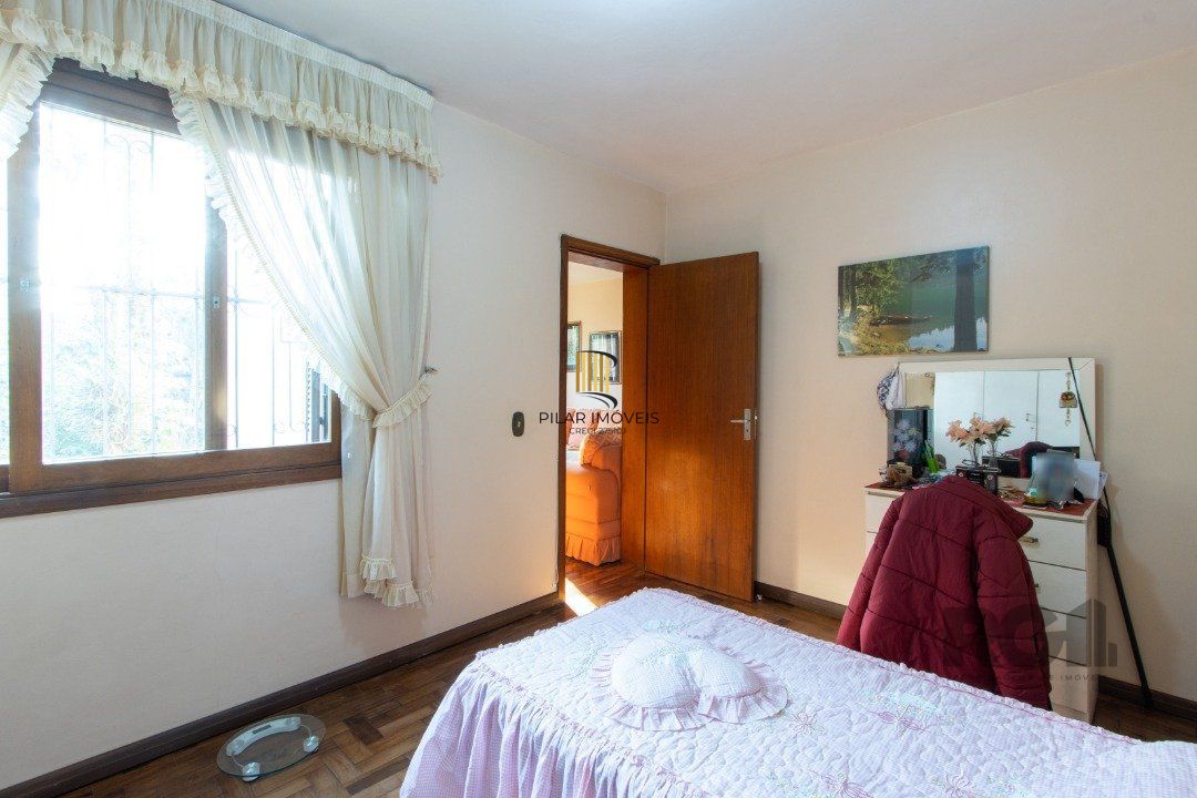 Casa 4 dormitórios no bairro Cristal