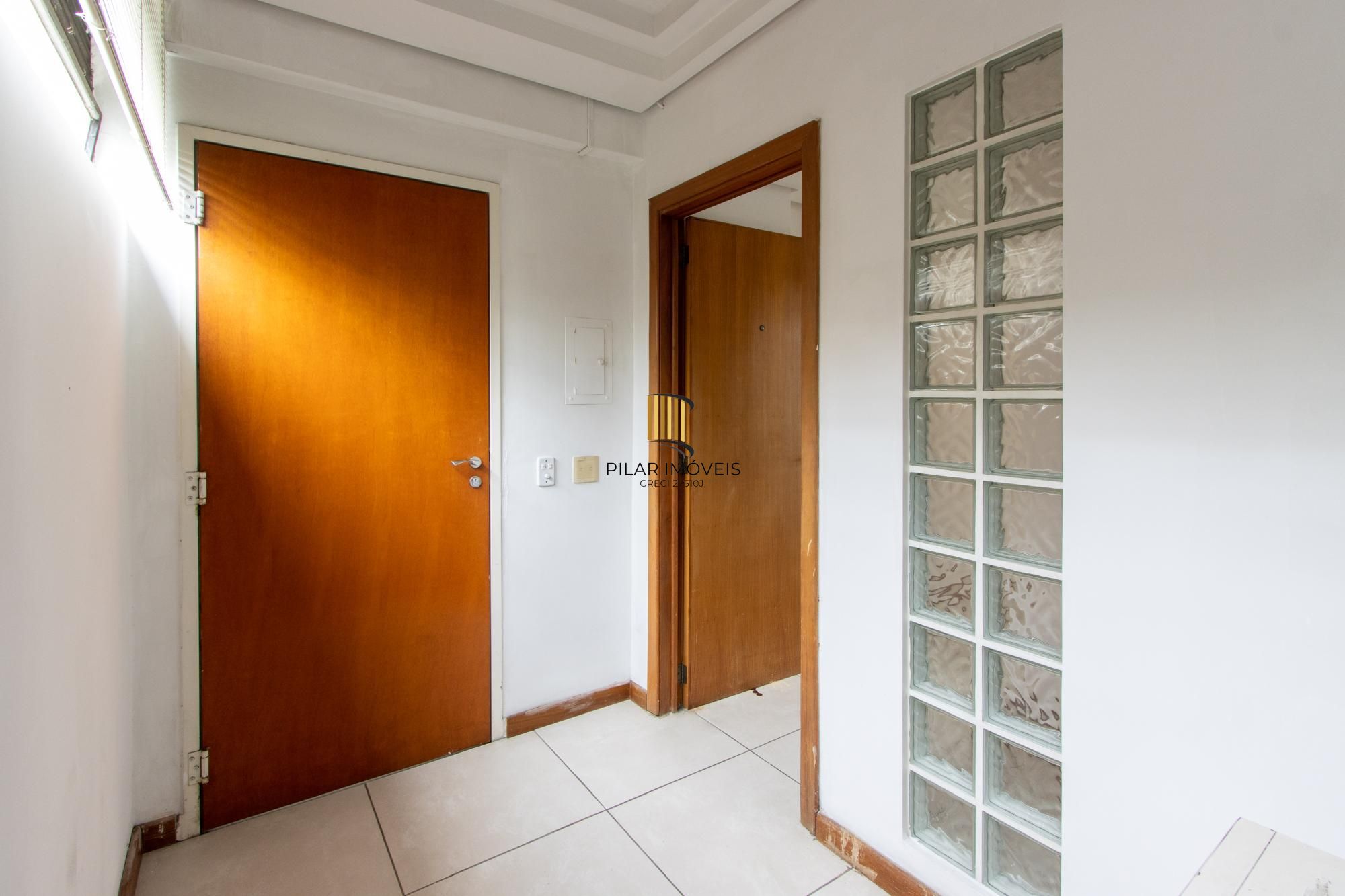 Sala comercial no Edifício Uarumã.