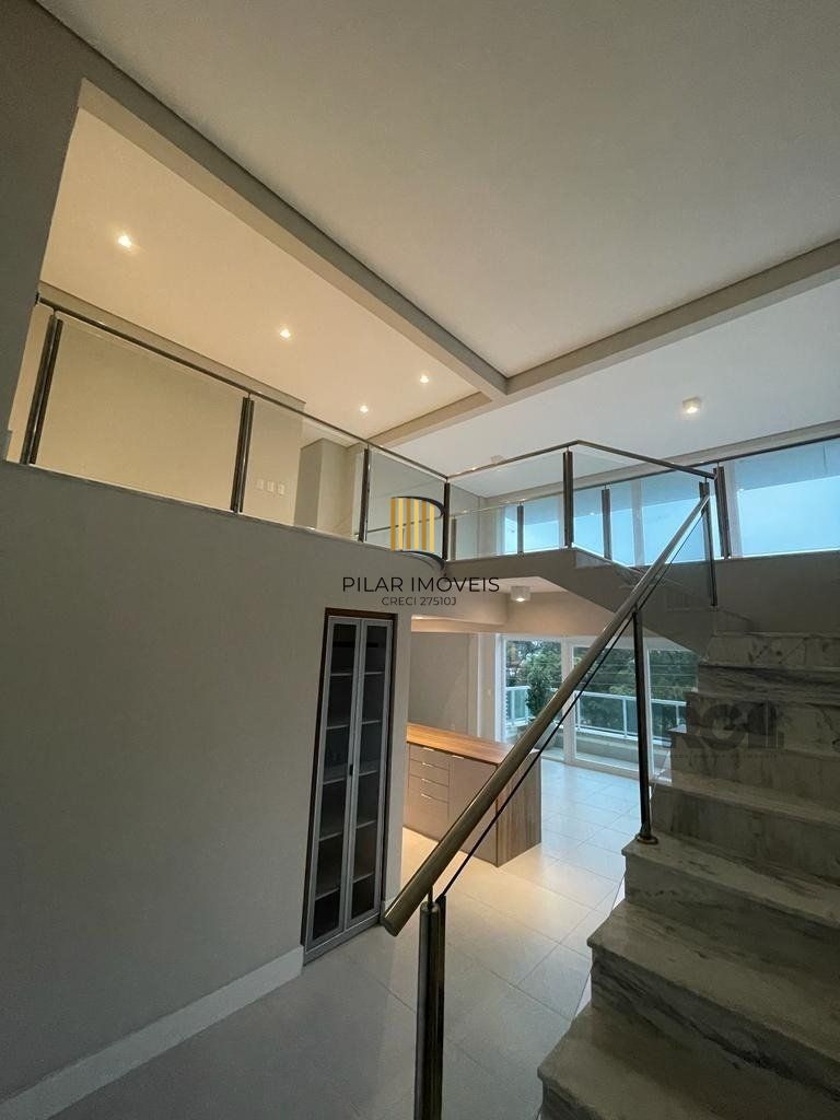 Duplex maravilhoso de frente com sacada
