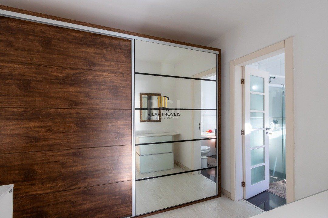 Casa para Venda - 470m², 3 dormitórios, sendo 1 suites, 6 vagas - Nonoai