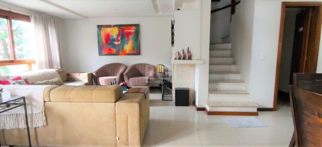 Casa para Venda - 179m², 3 dormitórios, sendo 1 suites, 5 vagas - Hípica