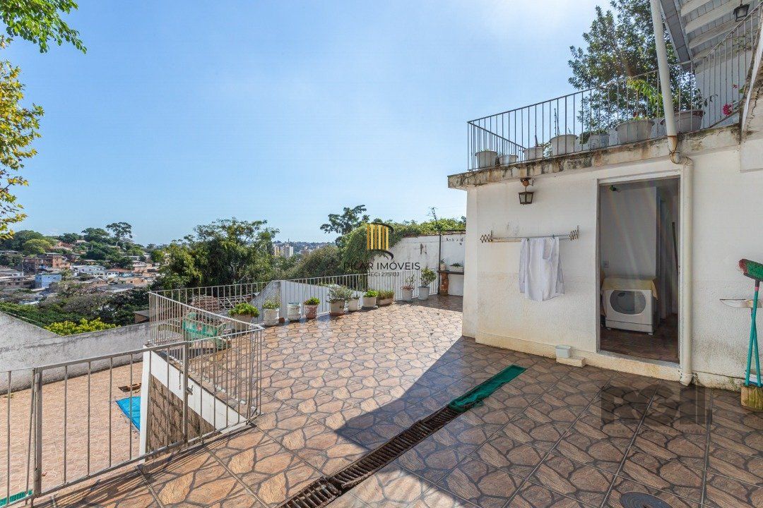 Casa com 3 Quartos à Venda, 293 m² por R$ 650.000