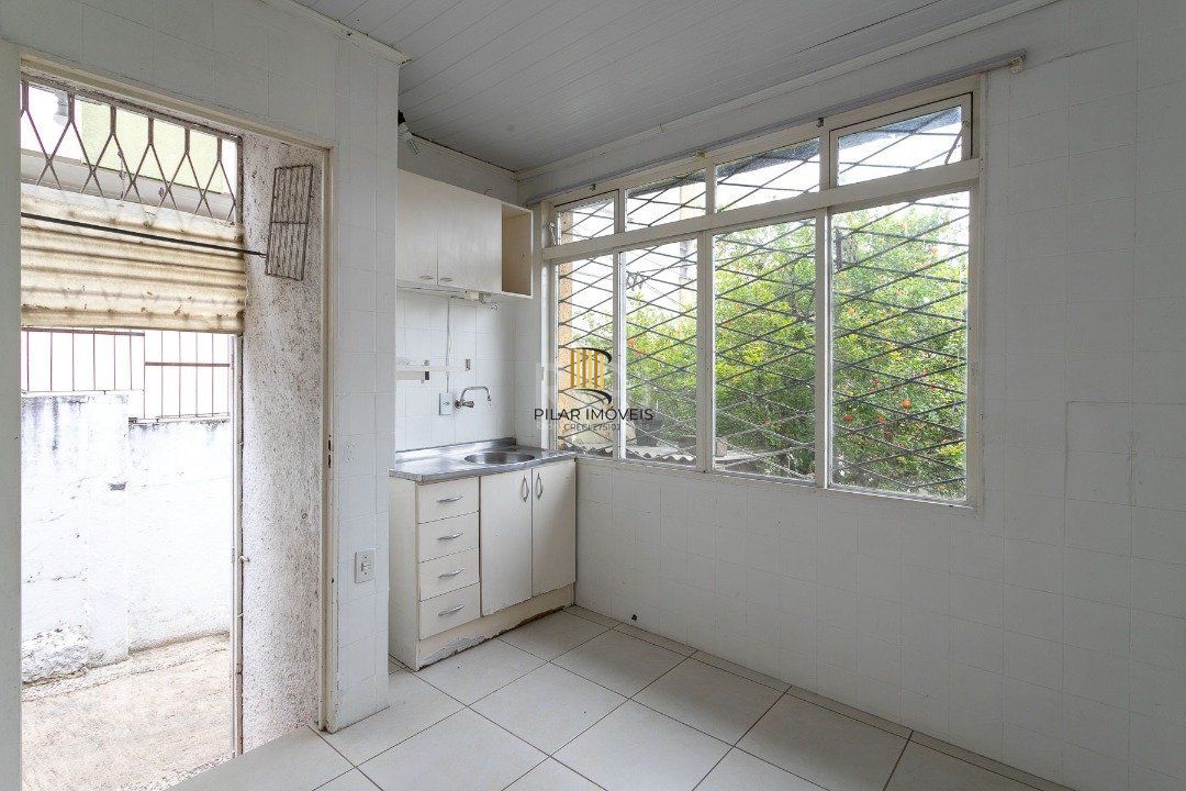 Casa para Venda - 0.01m², 5 dormitórios, 10 vagas - Petrópolis