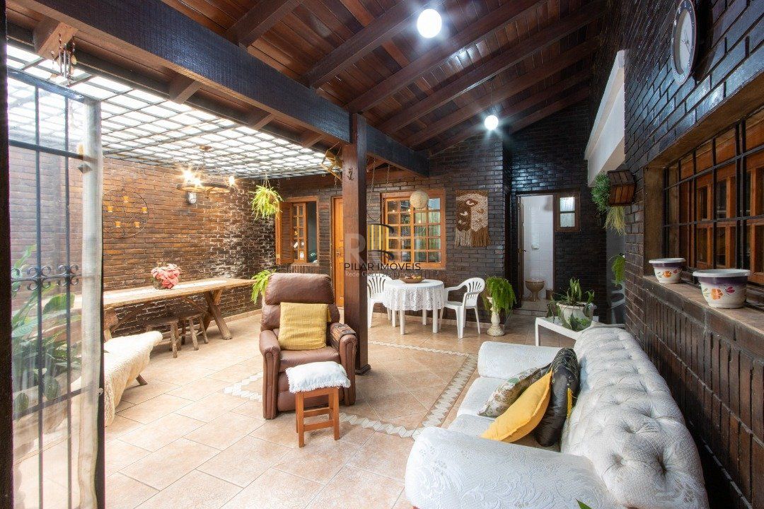 Casa 5 Dormitório(s) Bairro Tristeza