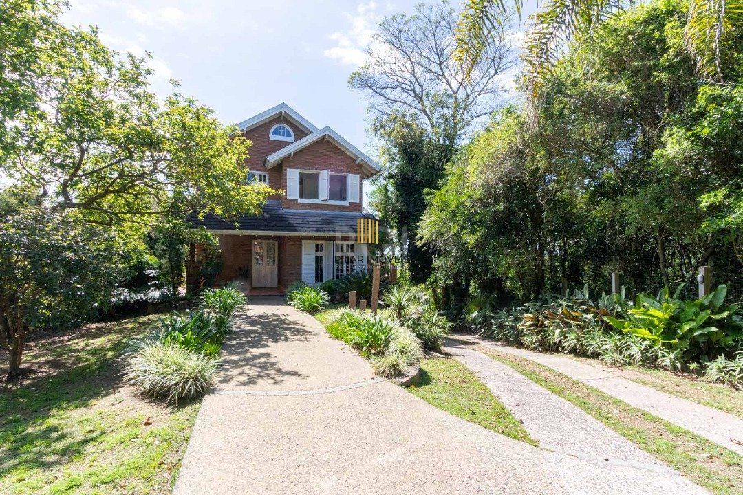Casa para Venda - 352.19m², 4 dormitórios, sendo 1 suites, 4 vagas - Belém Novo