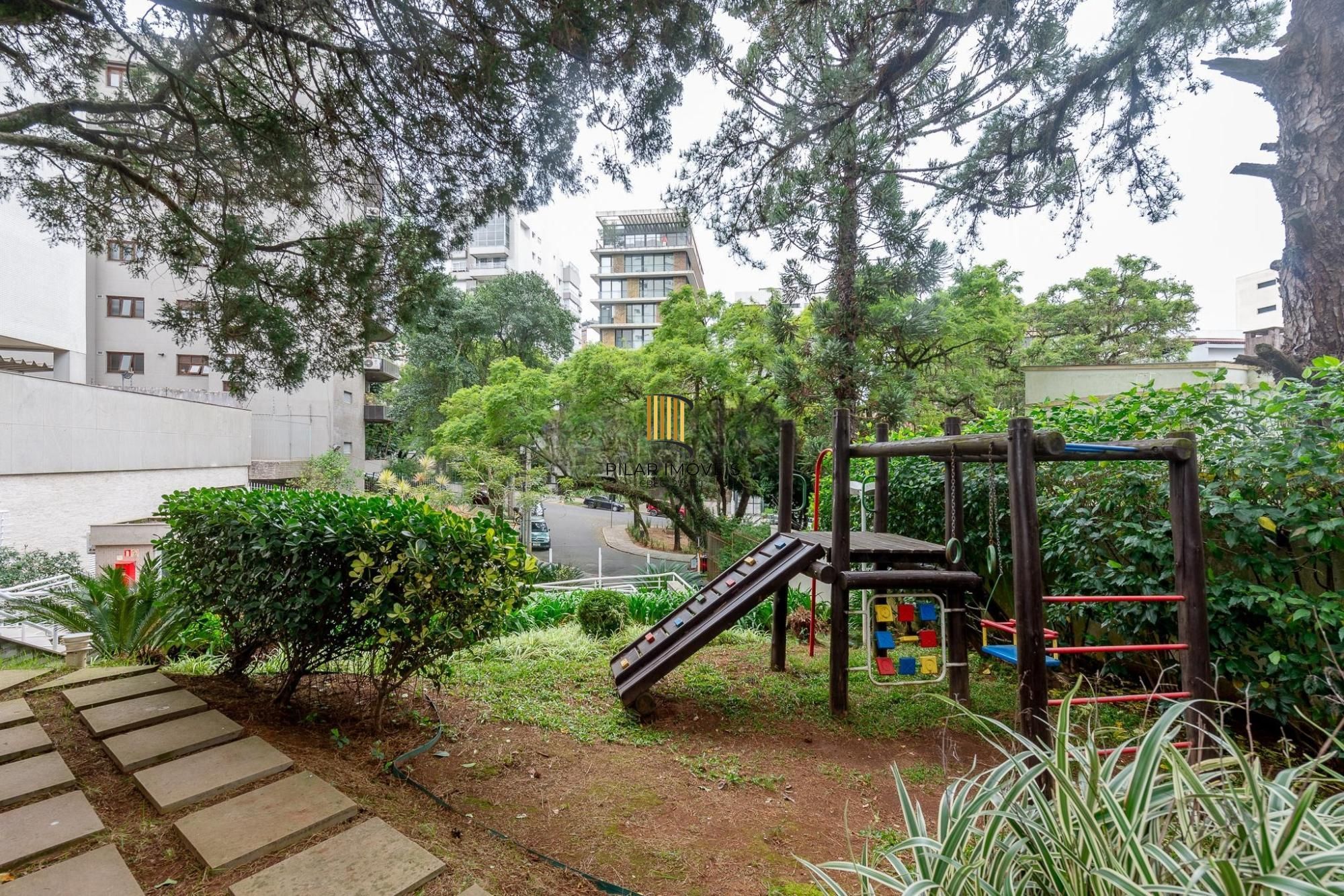 Apartamento 3 dormitórios, sendo 3 suítes e 2 vagas no Petropolis